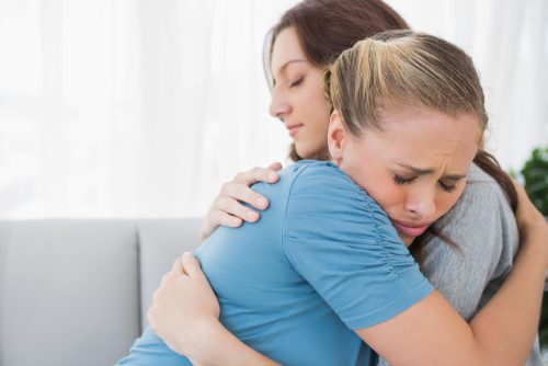 Nic se nesnáší hůře než vlastní neštěstí v čase cizího štěstí, vlastní neúspěch v čase cizího úspěchu. Přesto je to důležité znamení: KOUKNI, FAKT TO JDE!